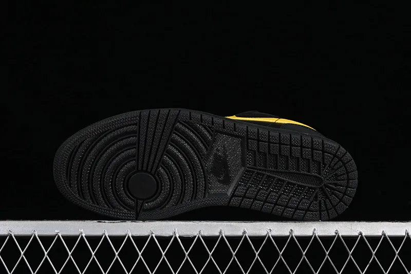 All categories Air Jordan Jordan series basketball shoes Air Jordan 1 Low Z version Air Jordan 1 Low AJ1 Joe 1 black gold hook low-top cultural leisure sports sneakers 553558-071